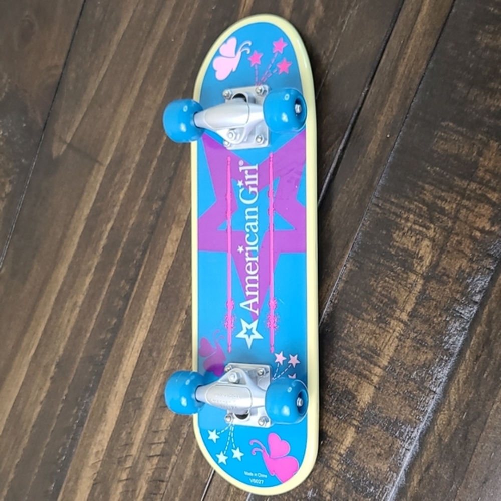 (Retired) American Girl: Skateboard Set - Picture 7 of 9